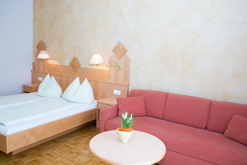 Hotel Restaurant Thadeushof Techelsberg Екстер'єр фото