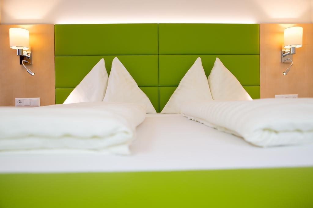 Hotel Restaurant Thadeushof Techelsberg Екстер'єр фото